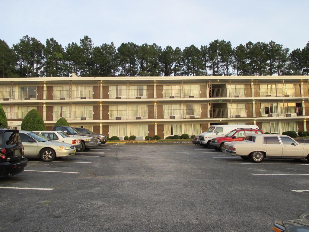 Budgetel Inn & Suites Atlanta Exterior photo